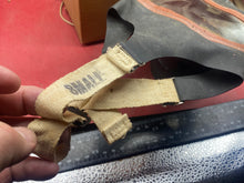 Lade das Bild in den Galerie-Viewer, Original WW2 British Home Front Civilian Gas Mask in Box of Issue - The Militaria Shop