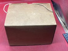 Lade das Bild in den Galerie-Viewer, Original WW2 British Home Front Labelled Civilian Gas Mask in Box of Issue 1939 - The Militaria Shop