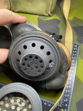 Load image into Gallery viewer, Original British Army Assault Gas Mask in Bag with Goggle Packets