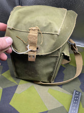 Load image into Gallery viewer, Original British Army Assault Gas Mask in Bag with Goggle Packets