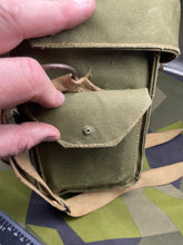 Load image into Gallery viewer, Original British Army Assault Gas Mask in Bag with Goggle Packets