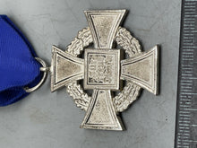 Charger l'image dans la galerie, Original WW2 German 25 Years Faithful Service Medal with Ribbon - The Militaria Shop