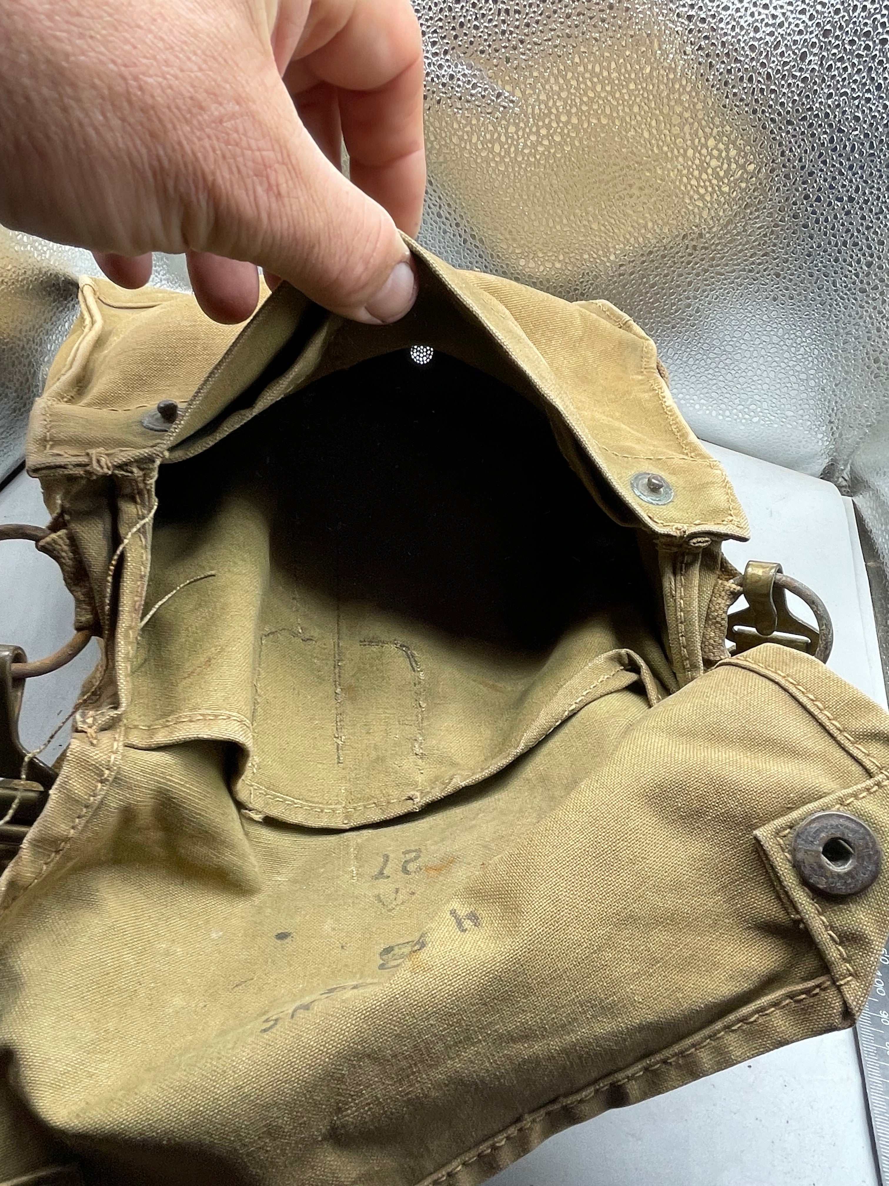 Original WW2 British Army General Service Respirator & Bag in great condition - The Militaria Shop