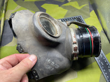 Charger l'image dans la galerie, WW2 British Home Front Warden's Gas Mask