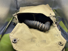 Charger l'image dans la galerie, Original WW2 British Army GSR General Service Respirator Gas Mask Set