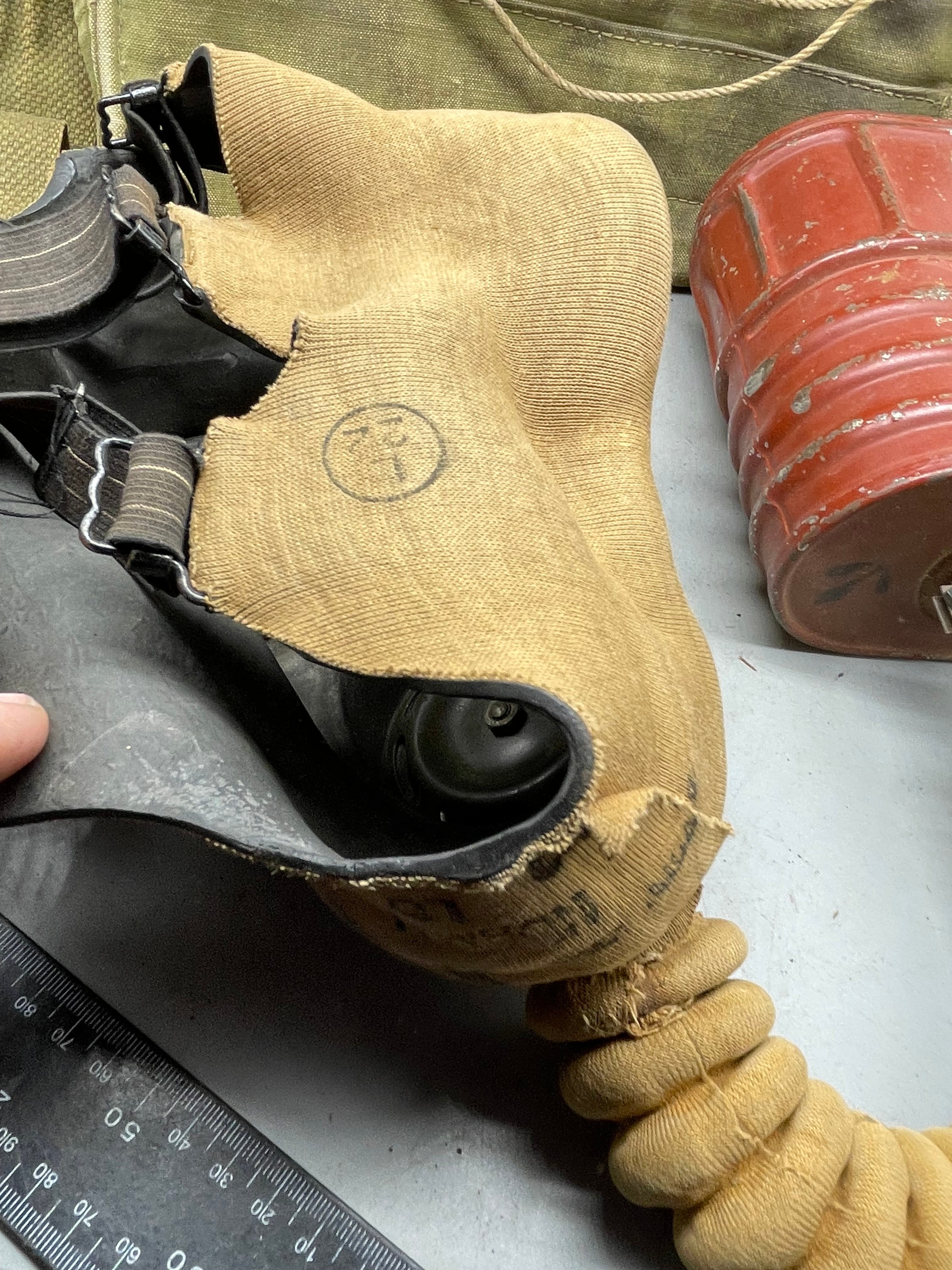 Original WW2 British Army GSR General Service Respirator Gas Mask Set - The Militaria Shop