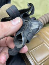 Charger l'image dans la galerie, Original WW2 British Army Long-Hose Gas Mask with Bag - The Militaria Shop