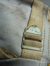 Load image into Gallery viewer, Original WW2 Pattern British Army White Camouflaged Gloves / Gunners Mittens - The Militaria Shop