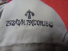 Load image into Gallery viewer, Original WW2 British Army Gunners Winter White Gloves - The Militaria Shop