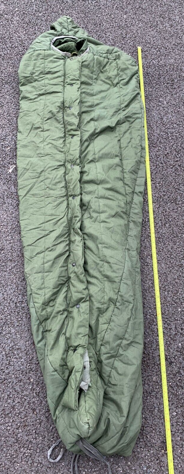 Intermediate cold outlet weather sleeping bag