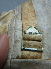 Load image into Gallery viewer, Original WW2 Pattern British Army White Camouflaged Gloves / Gunners Mittens - The Militaria Shop