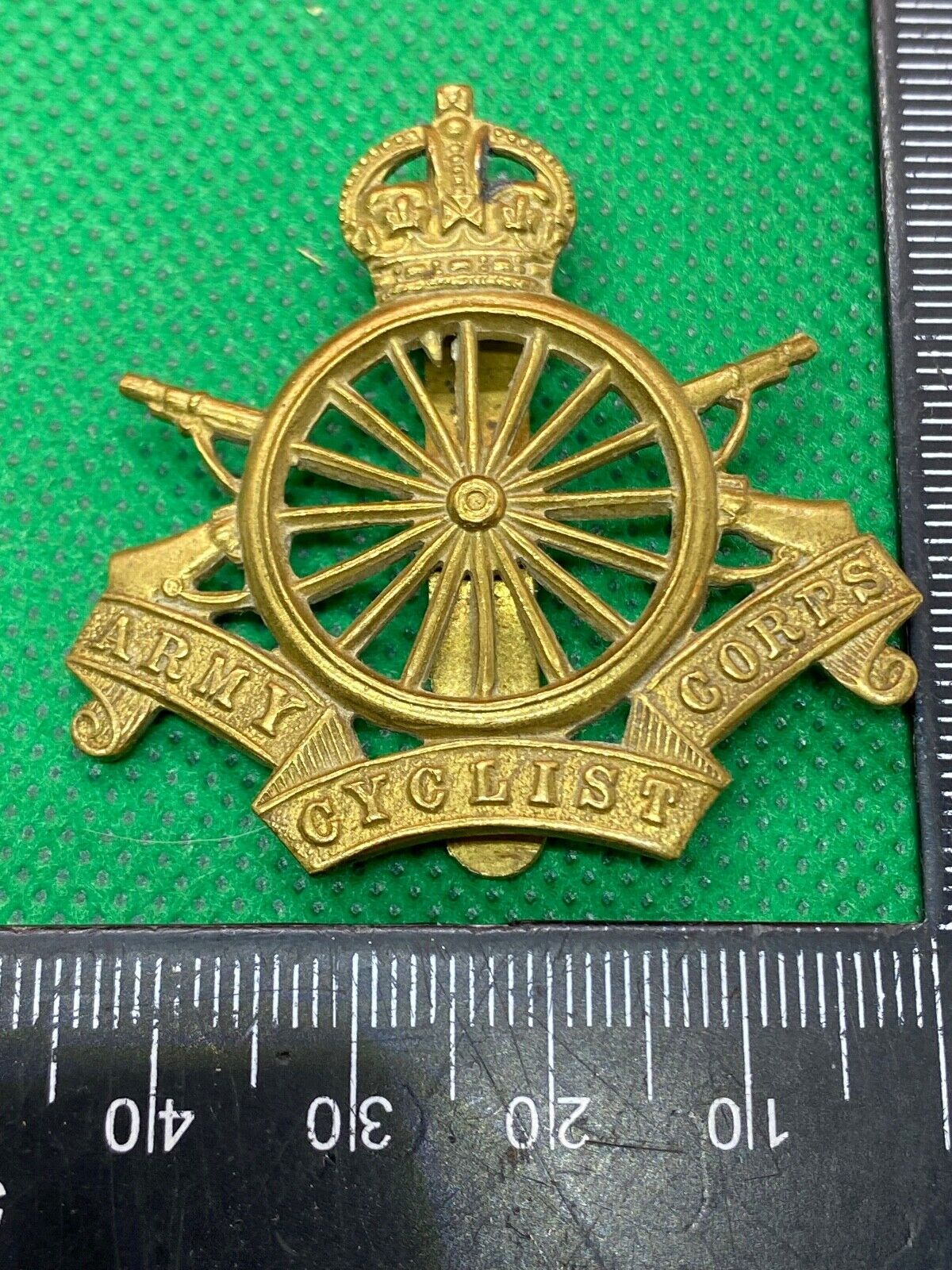 Original Ww1 British Army - Army Cyclist Corps Brass Cap Badge 