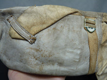 Load image into Gallery viewer, Original WW2 Pattern British Army White Camouflaged Gloves / Gunners Mittens - The Militaria Shop