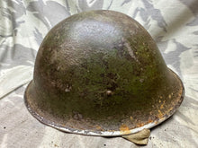 Charger l'image dans la galerie, Original WW2 Canadian / British Army Mk3 High Rivet Turtle Helmet - The Militaria Shop