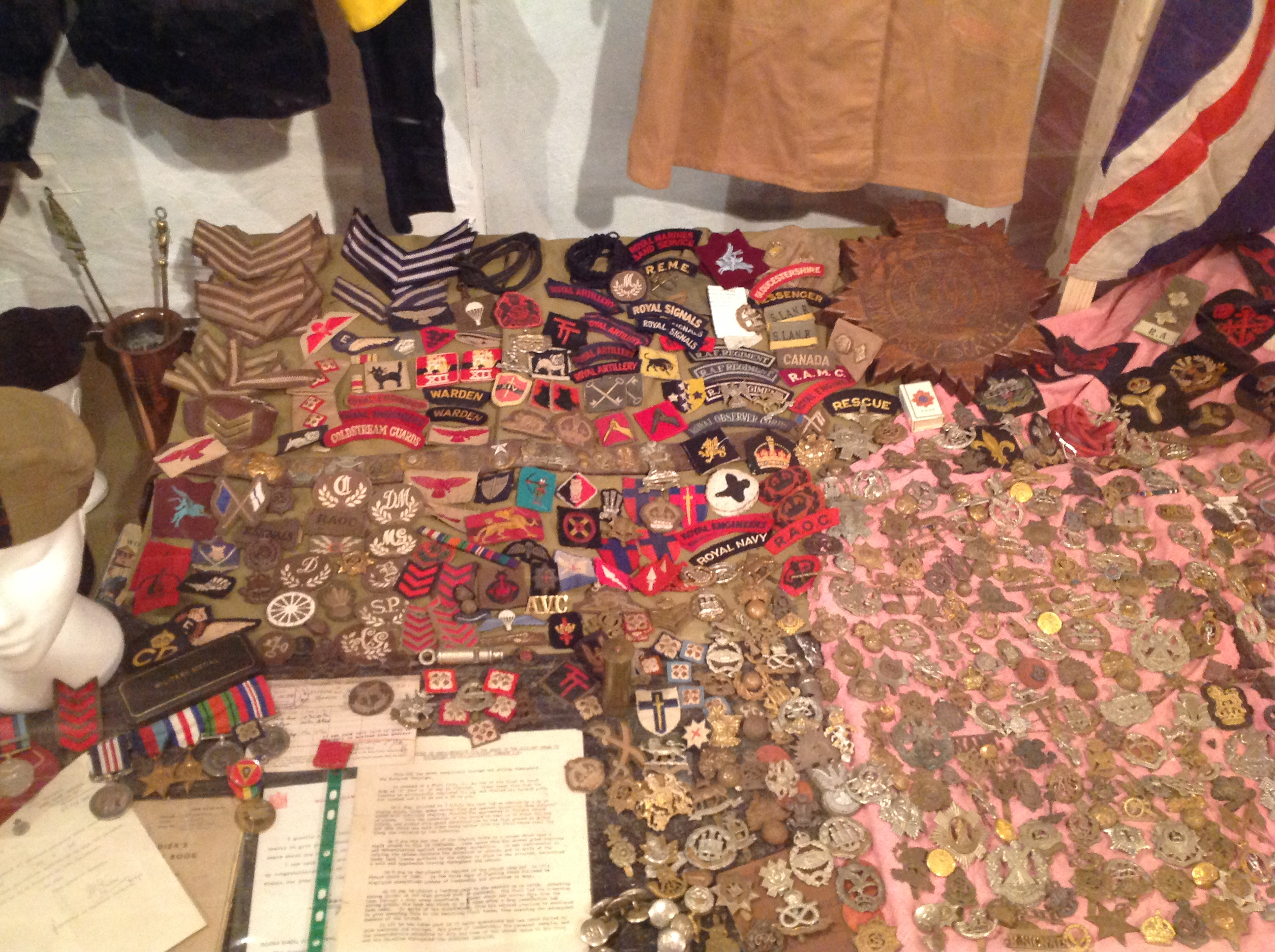 WW2 Badges & Buttons
