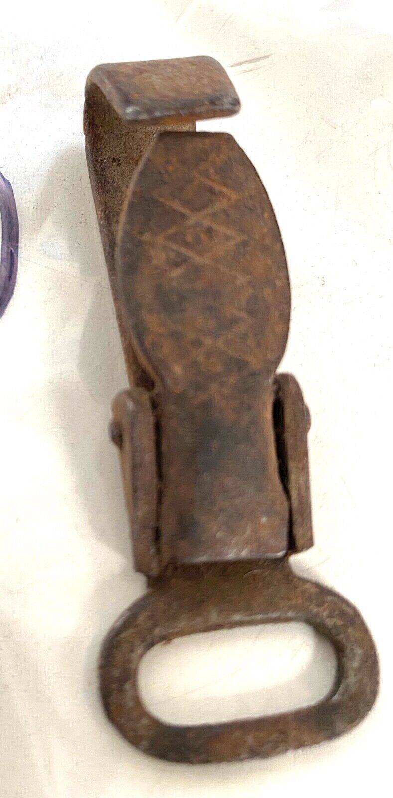 1 x WW2 German Army Luft Waterbottle / Equipment Hook for connecting to the belt