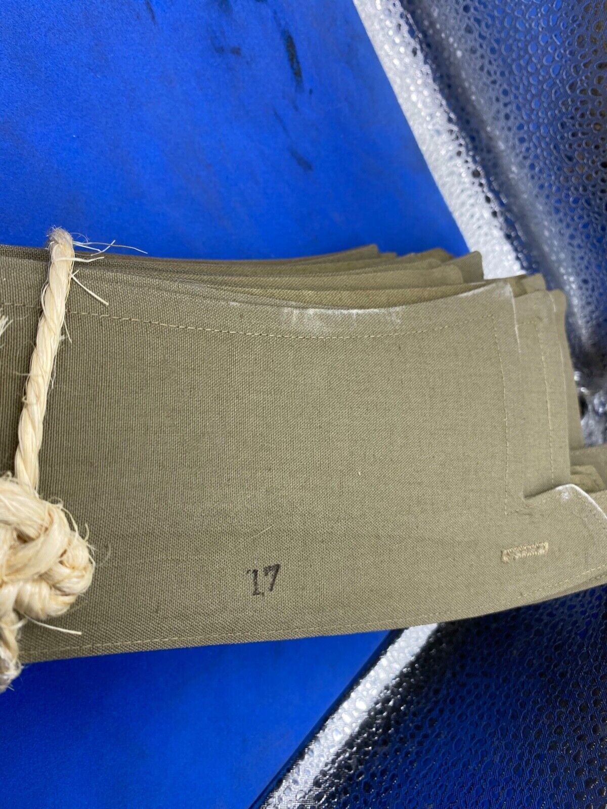 WW2 - 1941 Dated British Army Detachable Shirt Collar - Size 17 - One Original. - The Militaria Shop