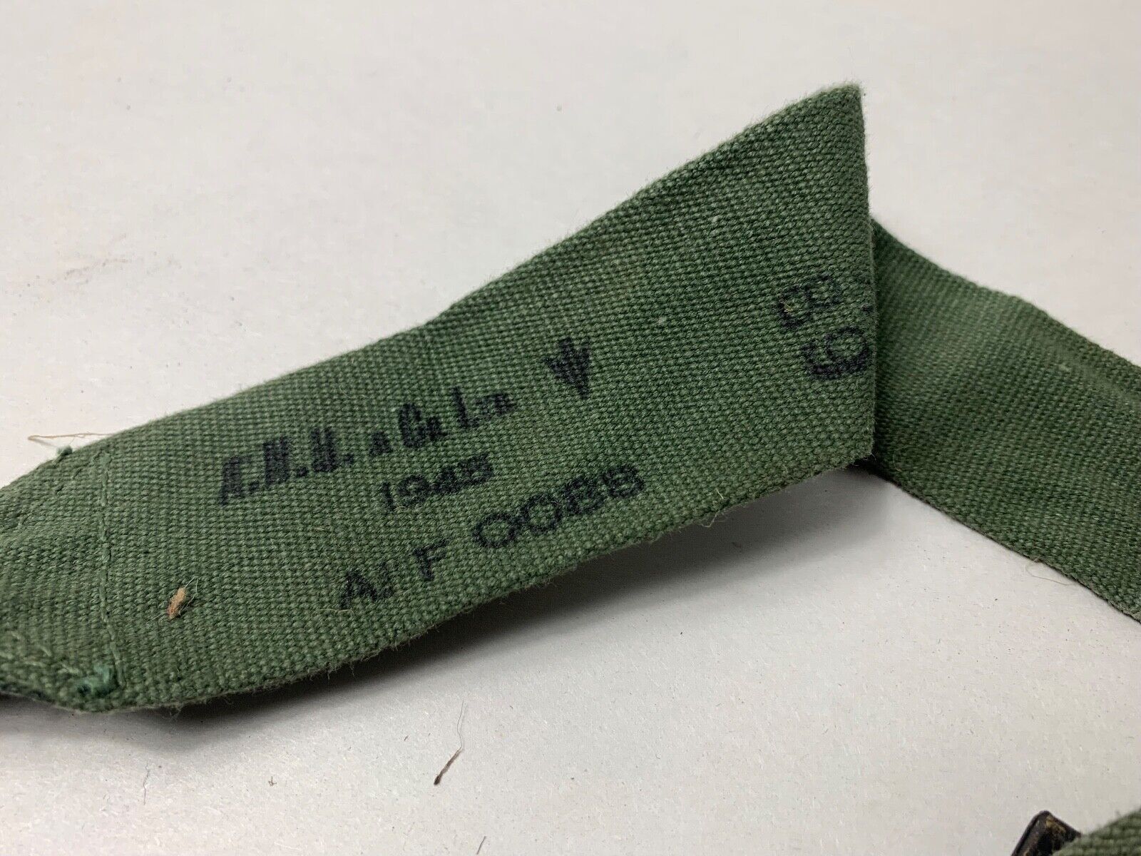 Original WW2 British Army 44 Pattern Shoulder / Equipment Strap - 1945 Dated - The Militaria Shop