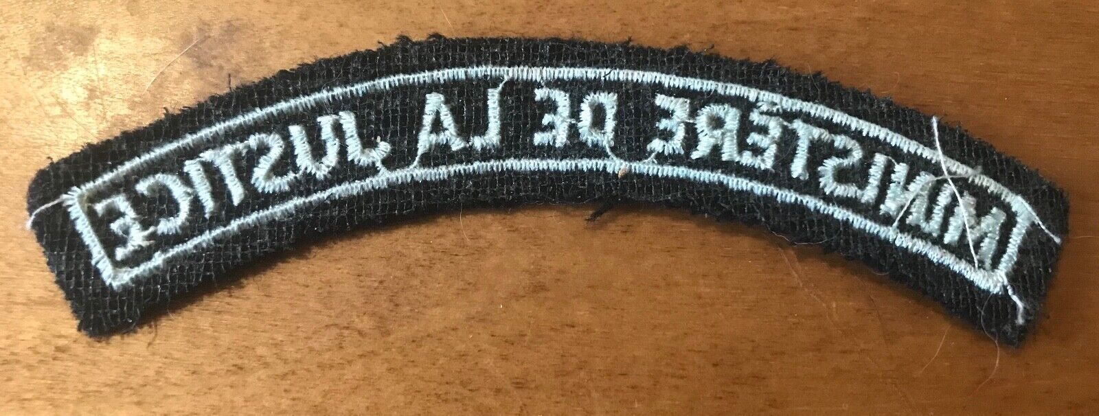 Canadian Army Shoulder Title for the legal dept - Ministere de la Justice - The Militaria Shop