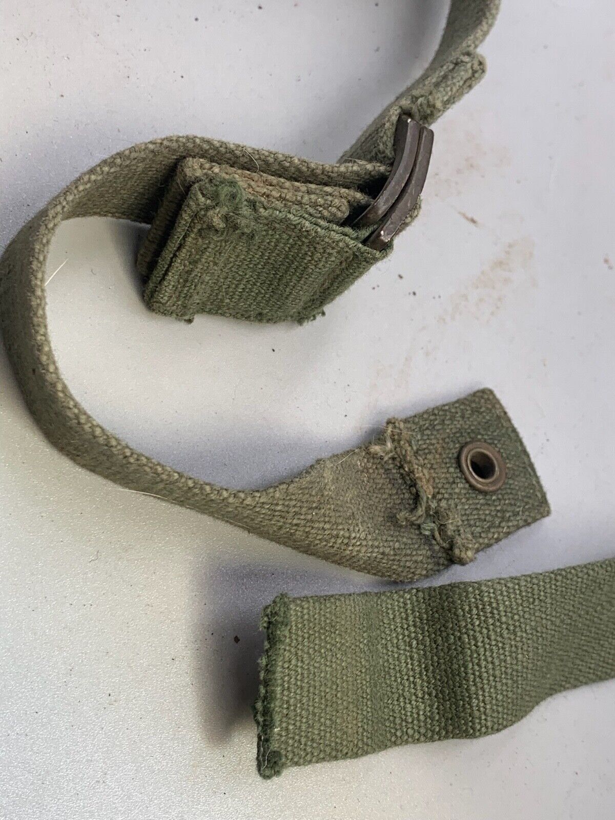 Original WW2 British Army 44 Pattern Shoulder Strap - 1945 Dated - The Militaria Shop