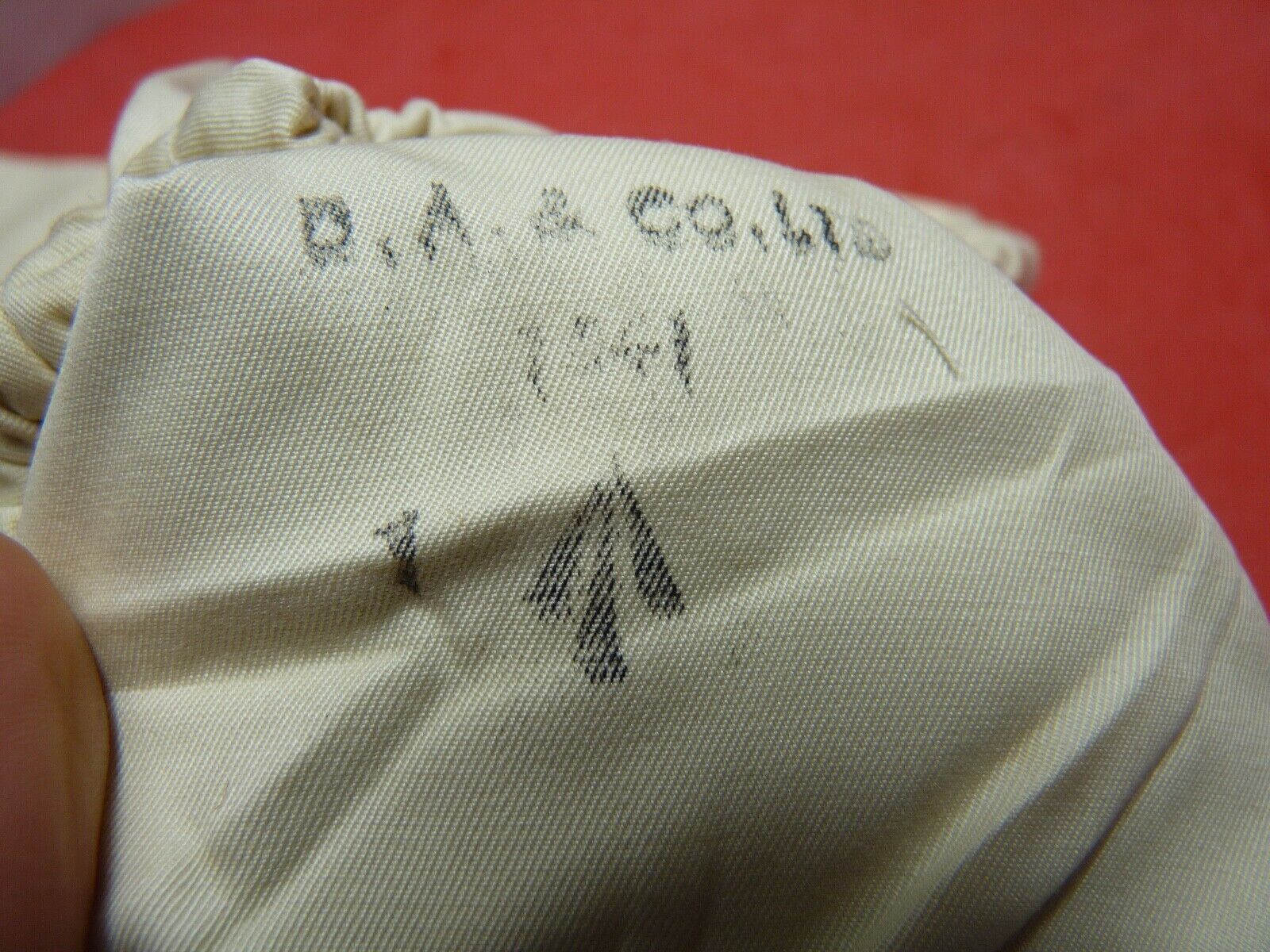 Original WW2 British Army Gunners Winter White Gloves - Dated 1941 - The Militaria Shop