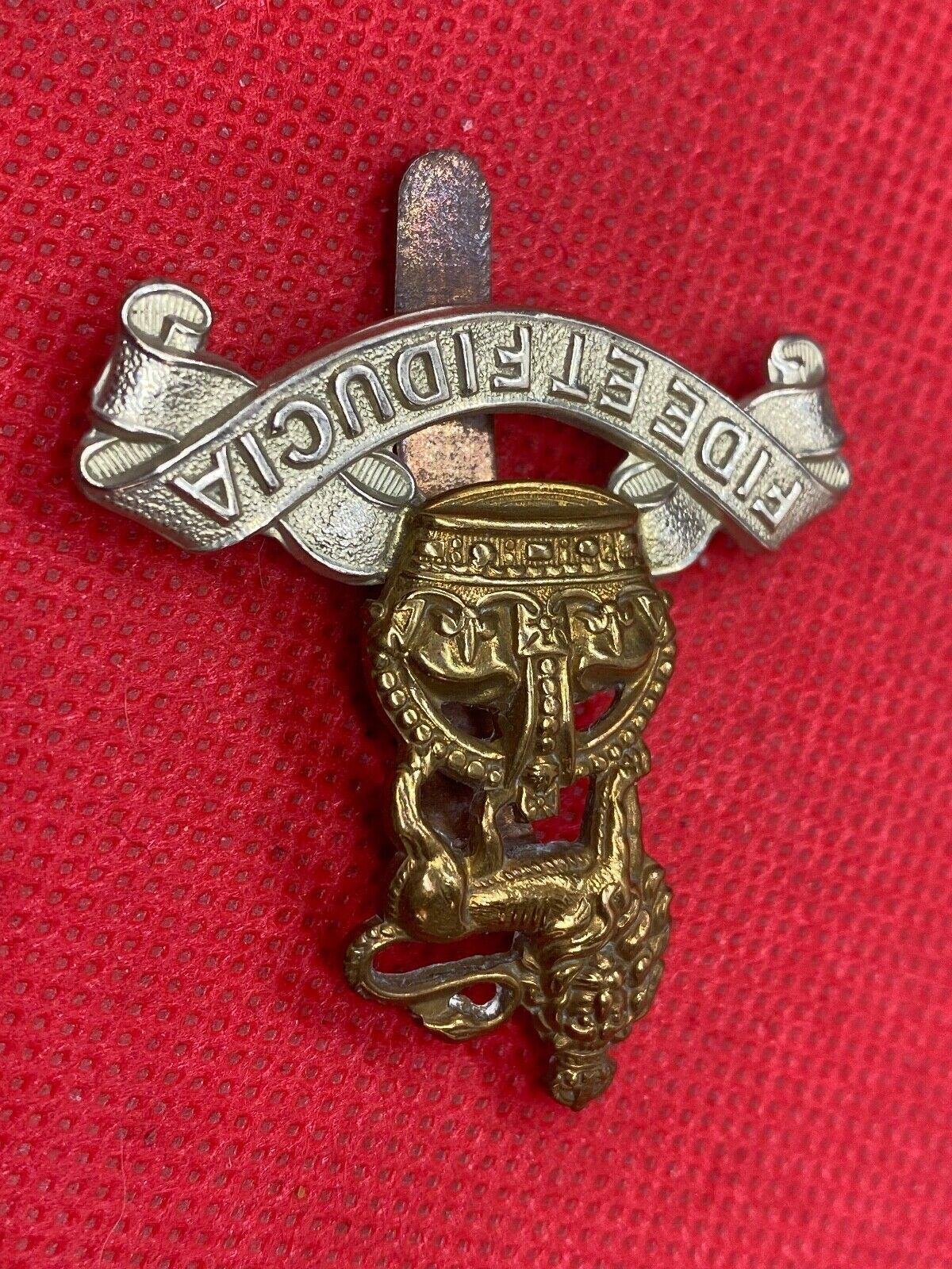 Original British Army - ARMY PAY CORPS Regiment Cap Badge - The Militaria Shop