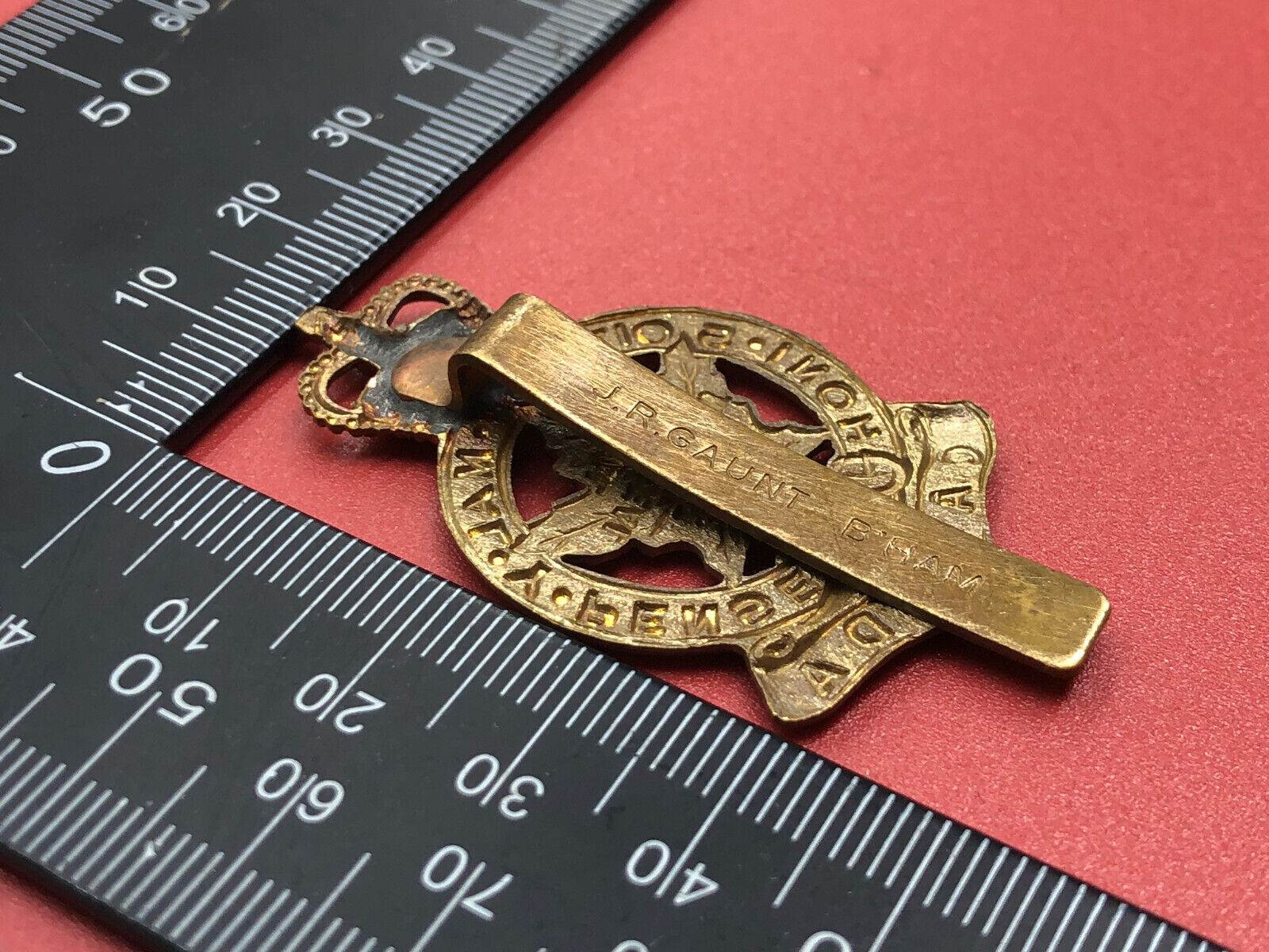 Genuine Canadian Army Royal Montreal Regiment Cap Badge - The Militaria Shop