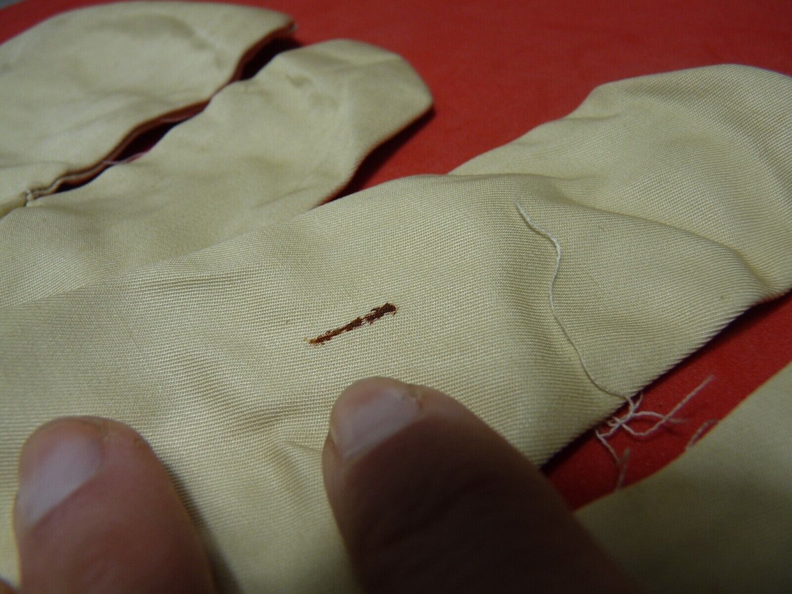 Original WW2 British Army Gunners Winter White Gloves - 1943 - The Militaria Shop