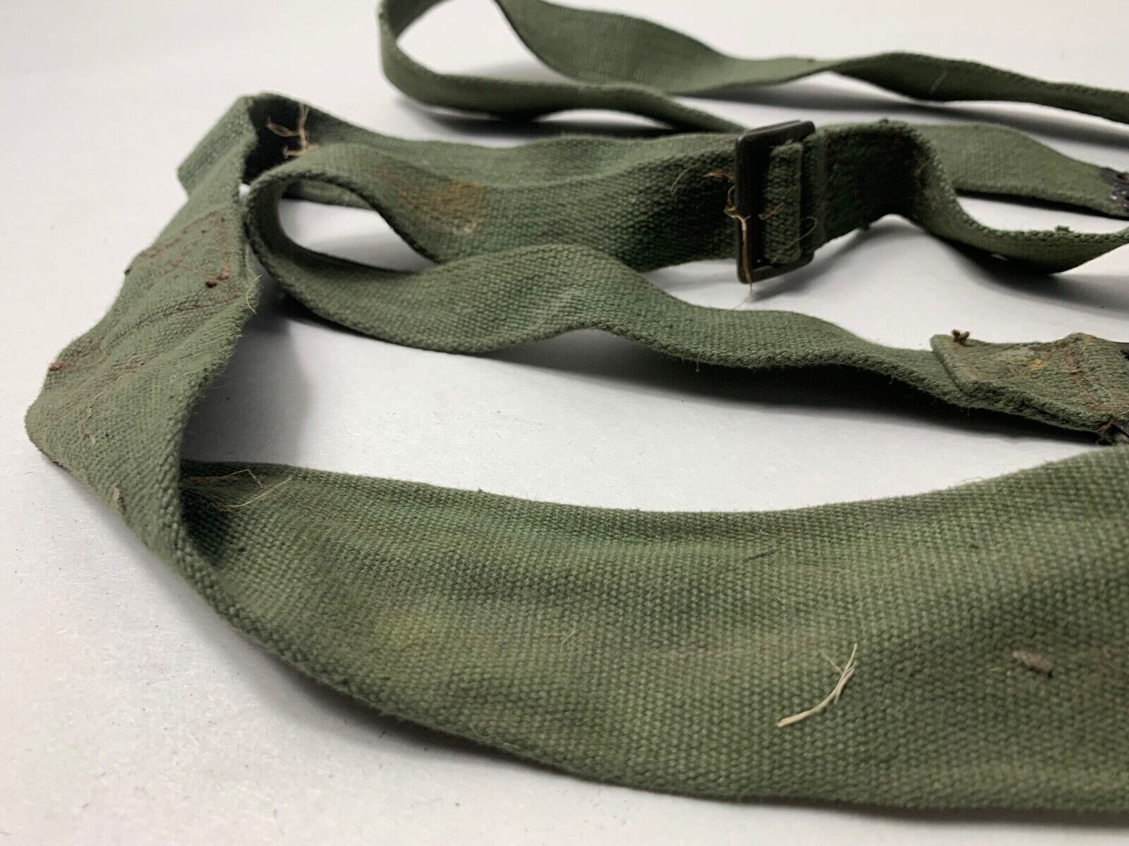 Original WW2 British Army 44 Pattern Shoulder / Equipment Strap - 1945 Dated - The Militaria Shop