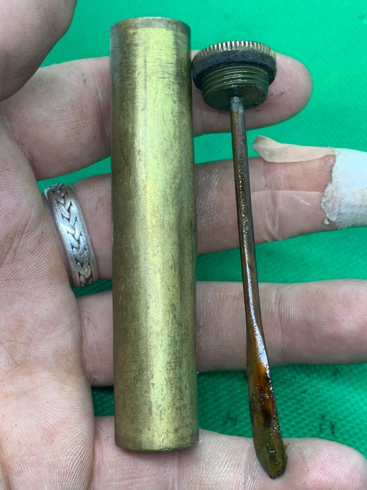 Original WW1 / WW2 British Army SMLE Lee Enfield Rifle Brass Oil Bottle - The Militaria Shop