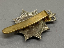 Charger l&#39;image dans la galerie, Original 1st County of London Yeomanry (Middlesex ) Cap Badge - QC EIIR - The Militaria Shop
