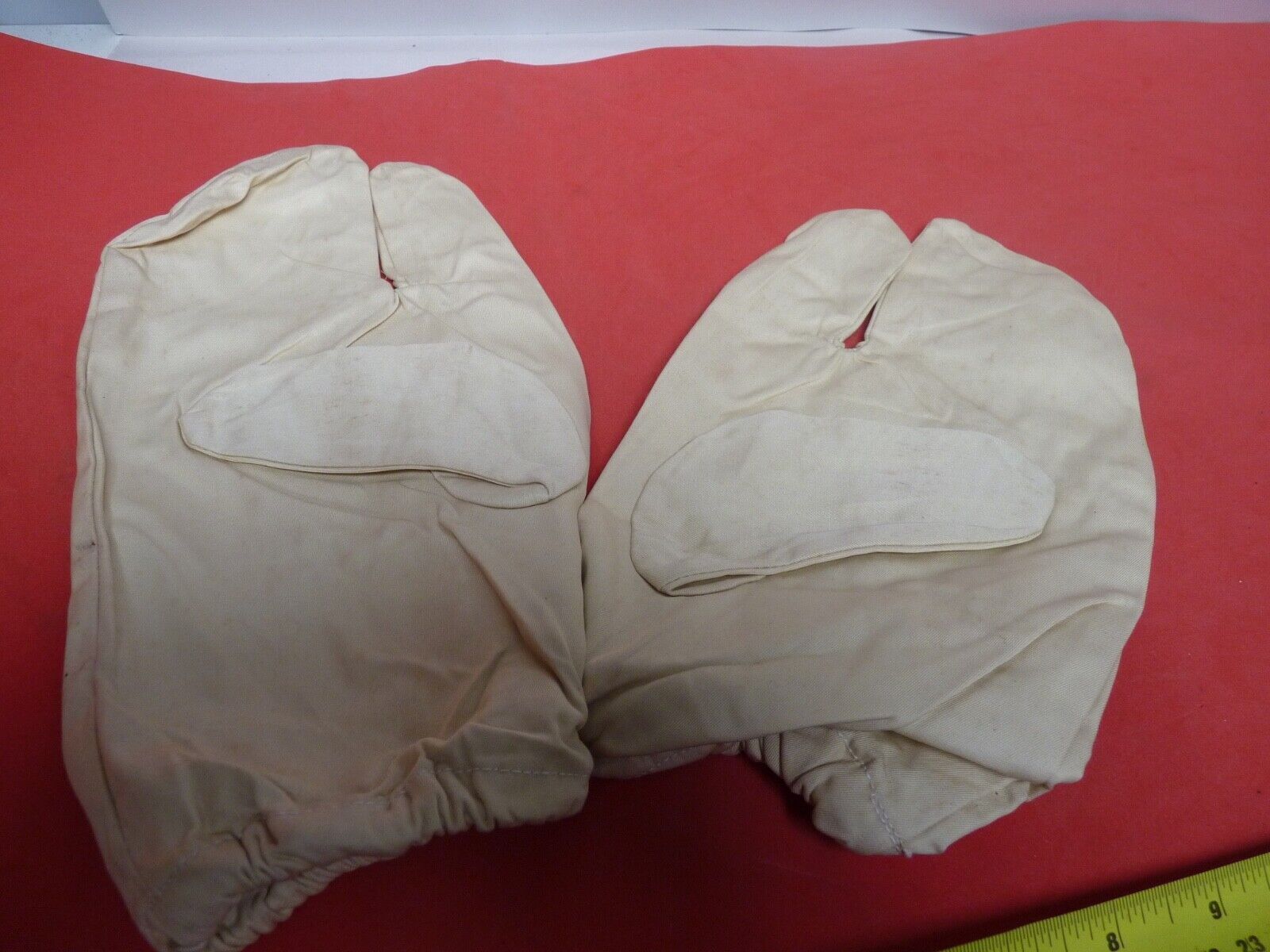 Original WW2 British Army Gunners Winter White Gloves - 1942 - The Militaria Shop