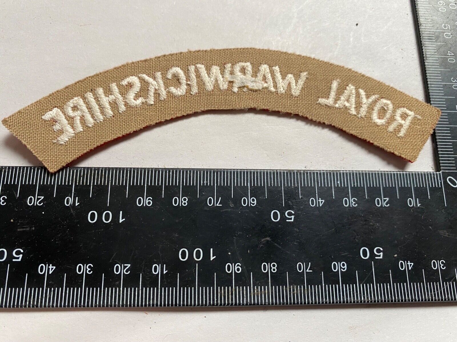 WW2 British Army ROYAL WARWICKSHIRE Regimental Shoulder Title. - The Militaria Shop