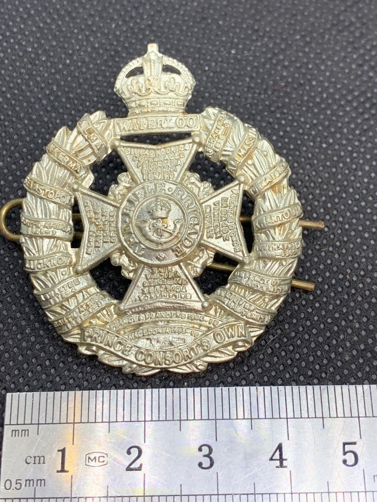 Original WW2 British Army Prince Consorts Own Brass Cap Badge - The Militaria Shop