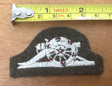 A British Army Artillery trained soldiers sleeve qualification badge B2 - The Militaria Shop