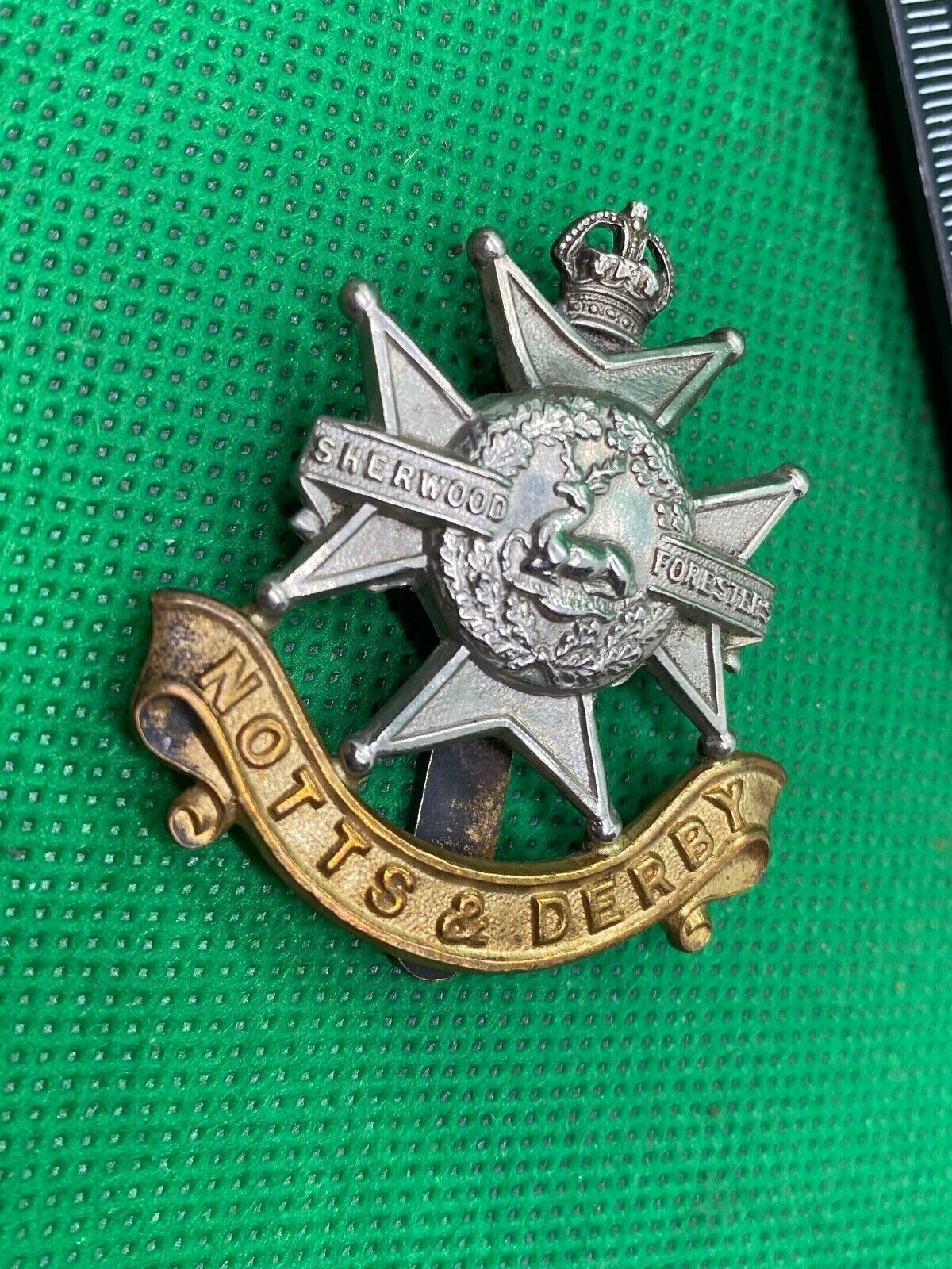 British Army - Notts & Derby Regiment Cap Badge - The Militaria Shop