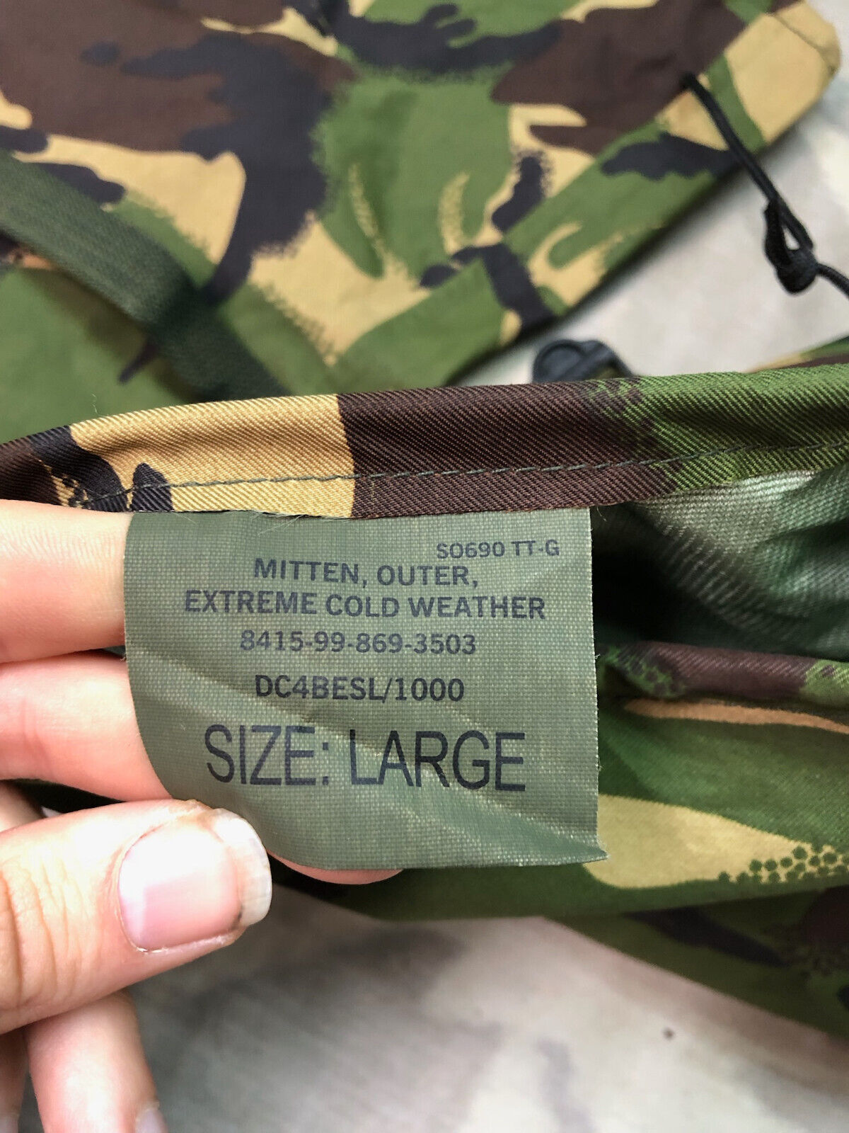 Genuine British Army DPM Camouflaged Goretex Outer Mittens - Size - Medium - The Militaria Shop