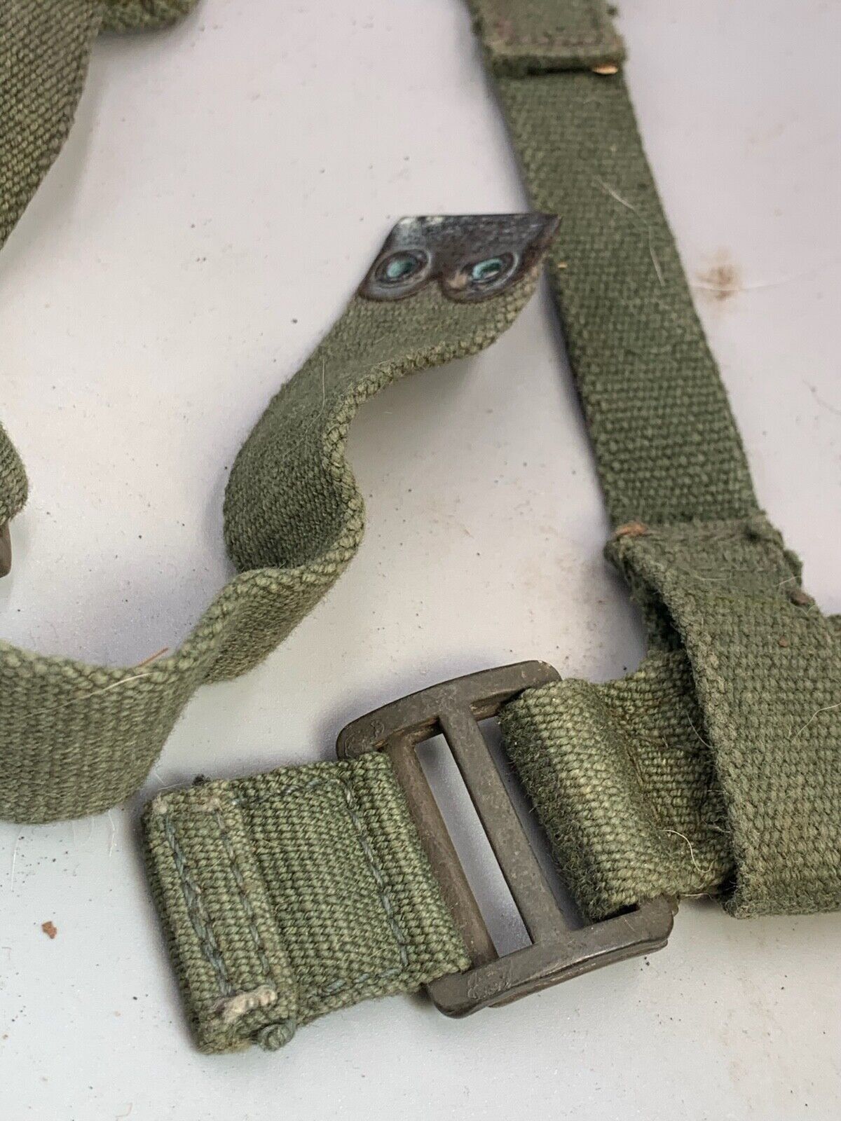 Original WW2 British Army 44 Pattern Shoulder Strap - 1945 Dated - The Militaria Shop