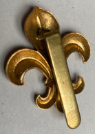 WW1 / WW2 British Army Manchester Regiment gilt brass cap badge. - The Militaria Shop