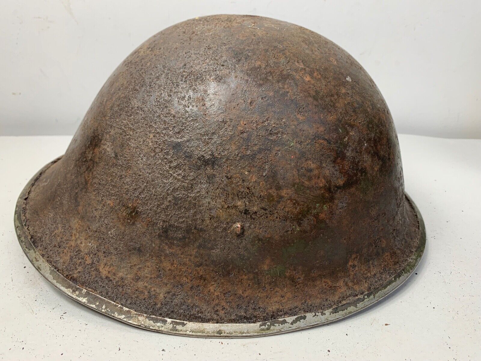Mk3 Canadian / British Army Original WW2 Turtle Helmet High Rivet - The Militaria Shop