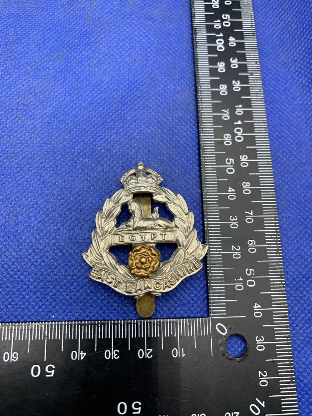 British Army Cap Badge - East Lancashire Regiment Kings Crown - The Militaria Shop