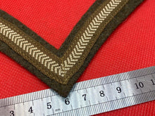 Charger l&#39;image dans la galerie, Original British Army WW2 Corporal&#39;s Stripe - Lovely Condition - The Militaria Shop
