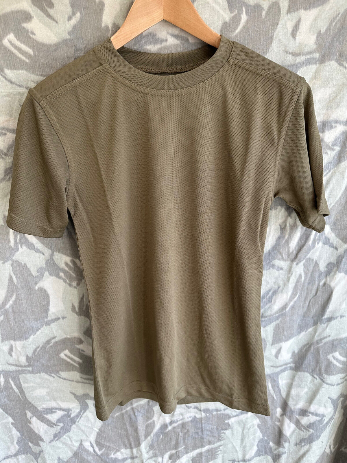 British Army Thermal Underwear T-Shirt Short Sleeve - New Old Stock - 160/80 - The Militaria Shop