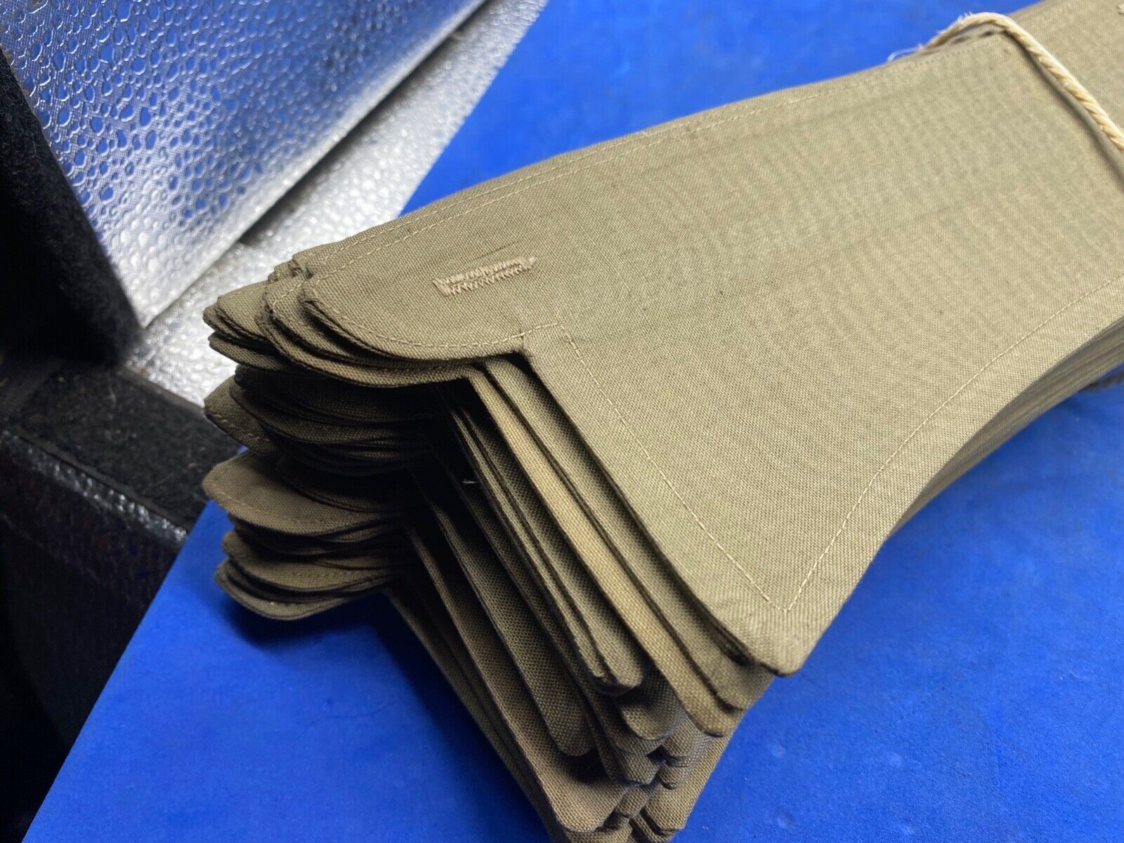 WW2 - 1941 Dated British Army Detachable Shirt Collar - Size 16-1/2 Original. - The Militaria Shop
