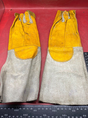 British Army Pair of Welding Gloves. WD Marked in Used Condition - The Militaria Shop