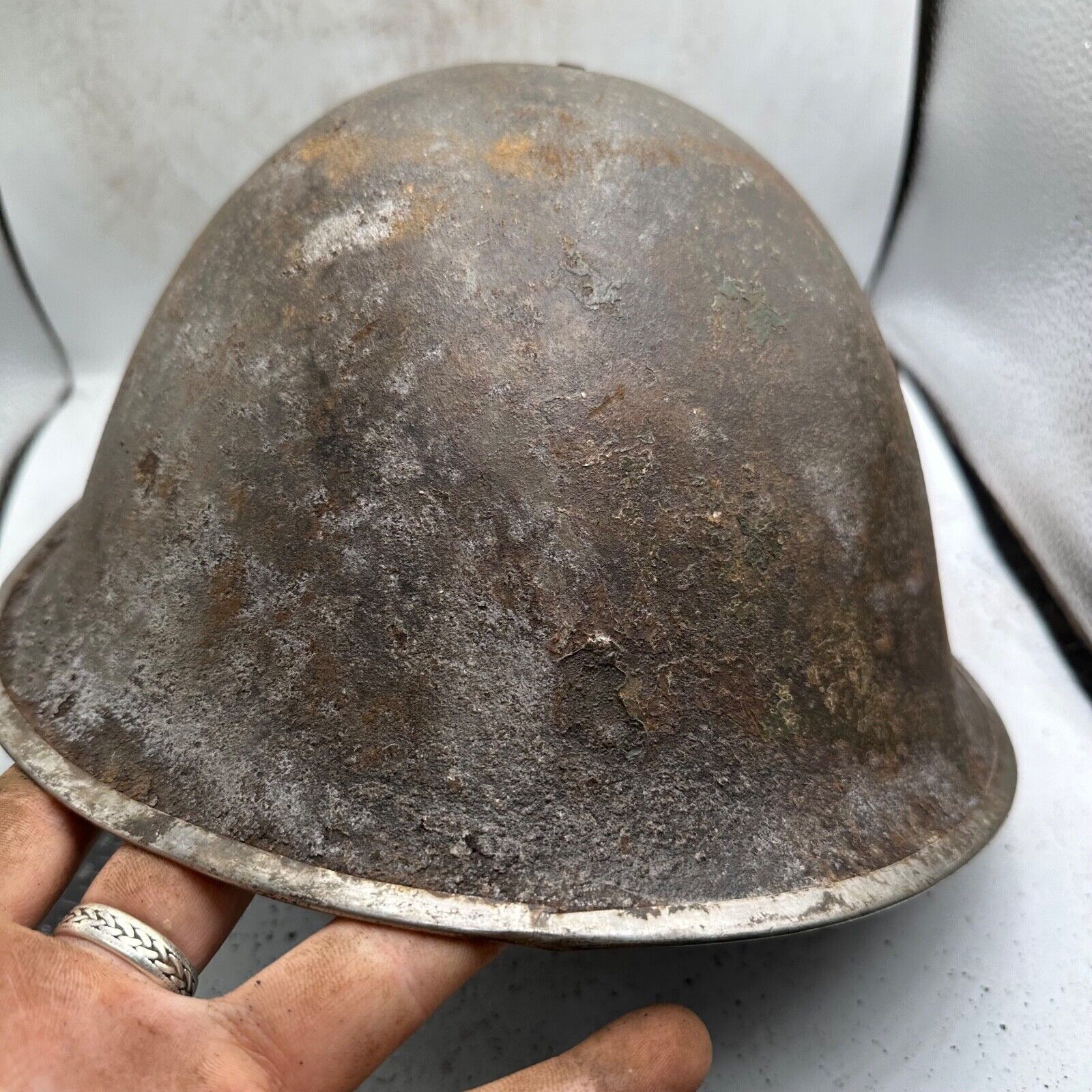 Mk3 Canadian / British Army Original WW2 Turtle Helmet High Rivet - The Militaria Shop