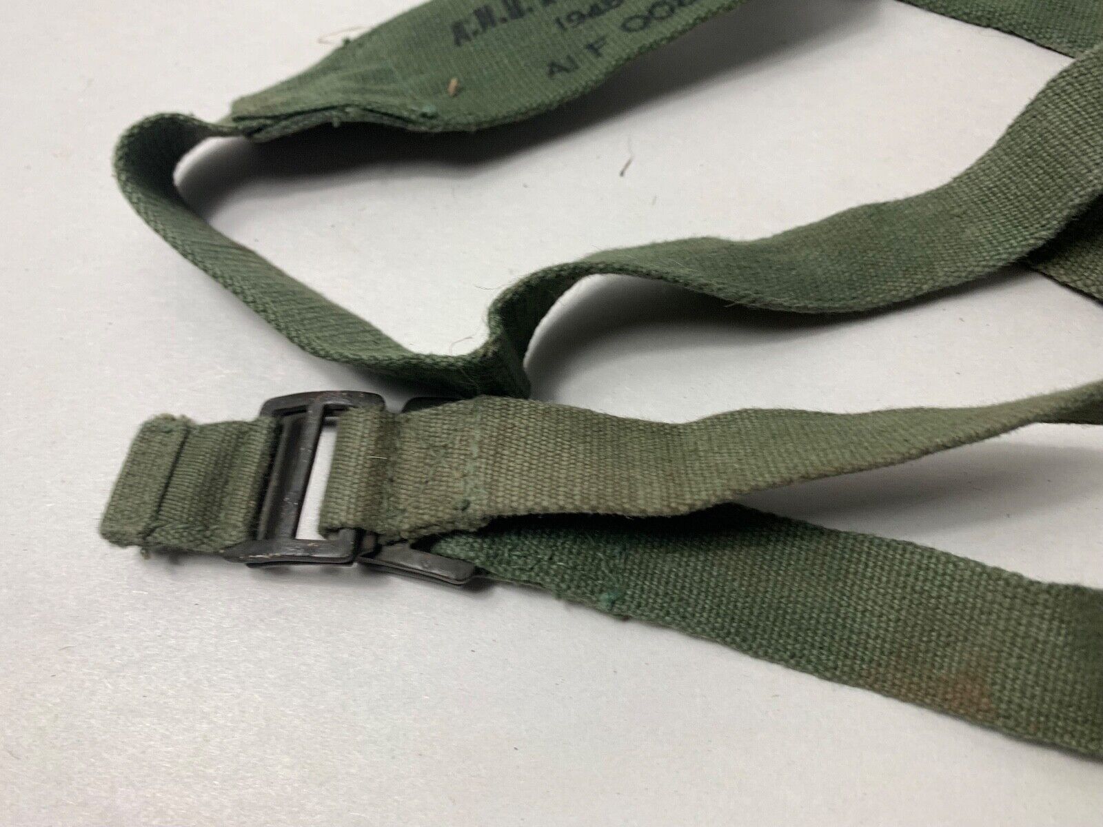 Original WW2 British Army 44 Pattern Shoulder / Equipment Strap - 1945 Dated - The Militaria Shop