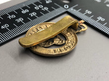 Lade das Bild in den Galerie-Viewer, Genuine British Army Shropshire Yeomanry Cap Badge - The Militaria Shop
