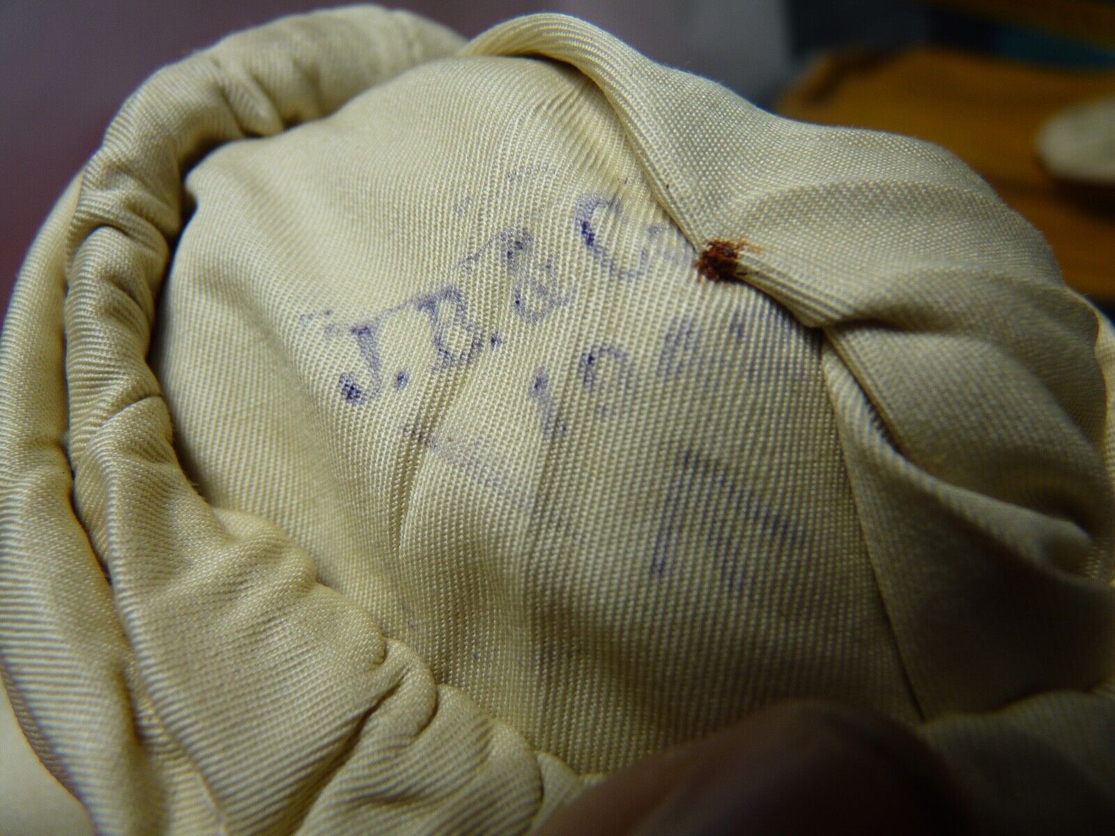 Original WW2 British Army Gunners Winter White Gloves - 1942 - The Militaria Shop