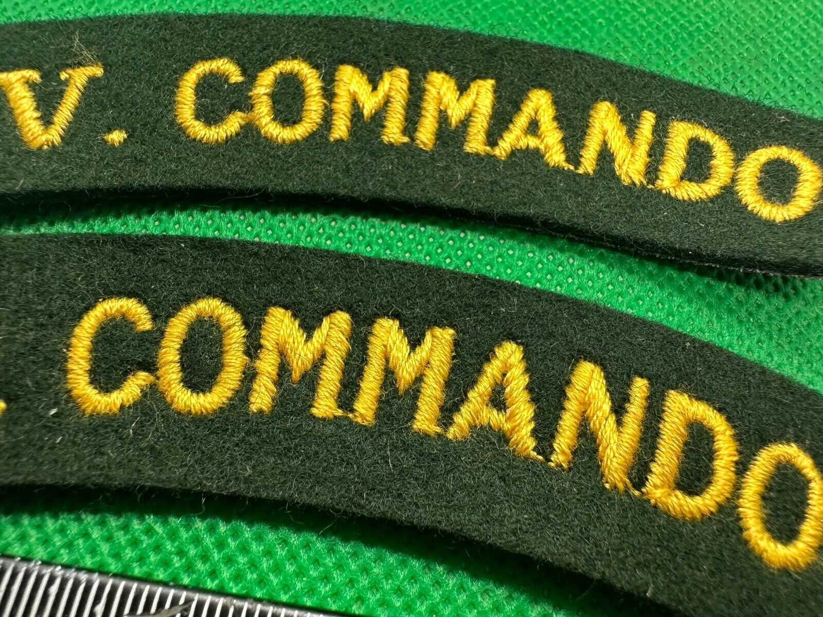 V (5th) Commando British Army Shoulder Titles - WW2 Onwards Pattern - The Militaria Shop